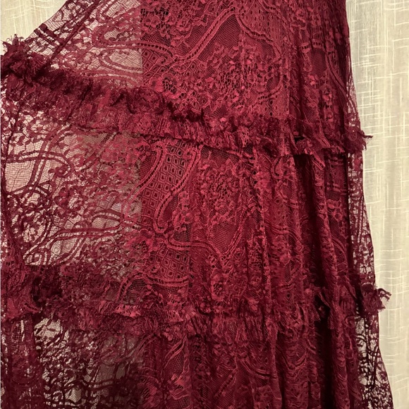 Elegant Maroon Lace Dress - Picture 5 of 5